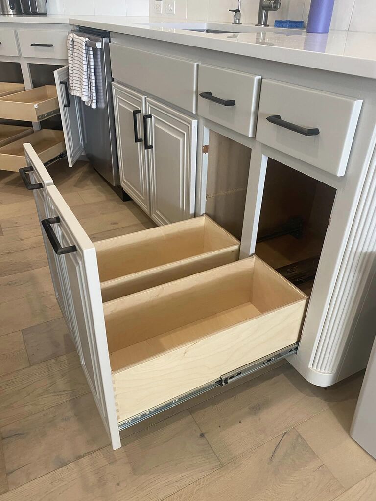 Trash Pull-Out for Kitchen Cabinets